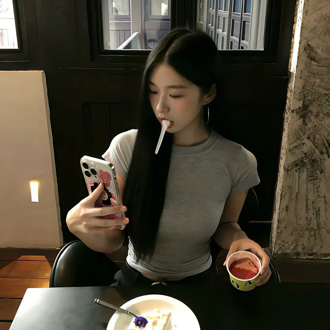 花瓶 海报
